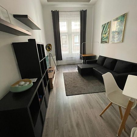 Soho Suites - Kazinczy Boedapest Buitenkant foto